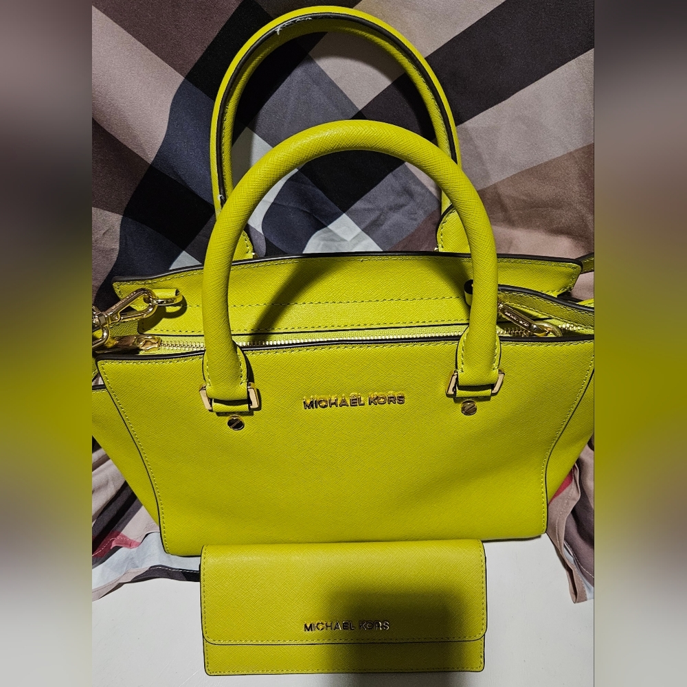 Michael Kors Selma Satchel Handbag AND Matching Wallet - Never Used - No Tags